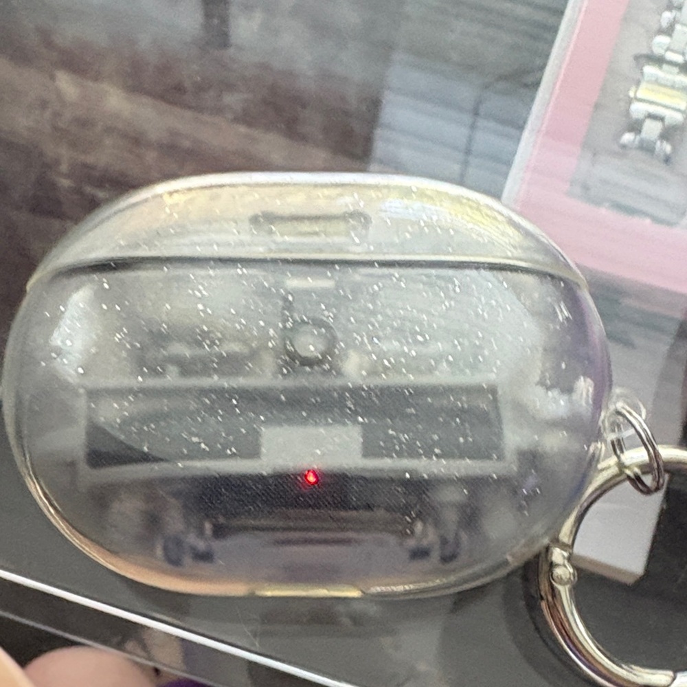 Beats Studio Buds + clear color